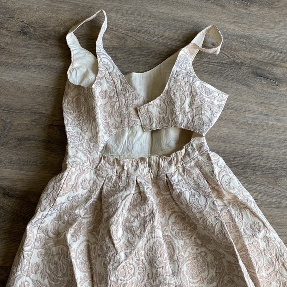 Size 4 Abercrombie and fitch formal dress - Picture 3 of 3